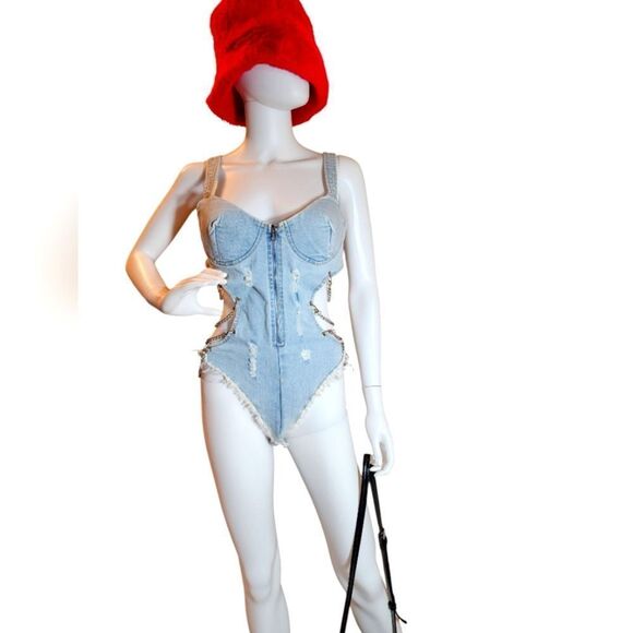 Fashion Nova - Picture 1 of 10